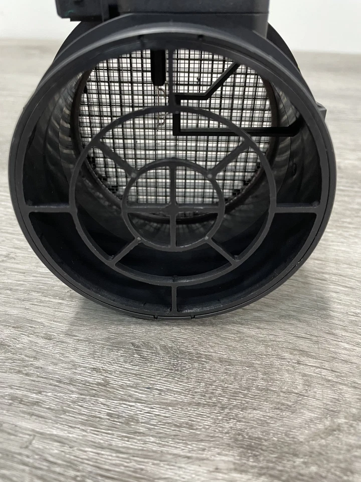 Sensor de flujo de aire másico (MAF) Premium Carquest MQ7370 para BMW Z3 X5 530i 330xi 330C Foto 2 de 4