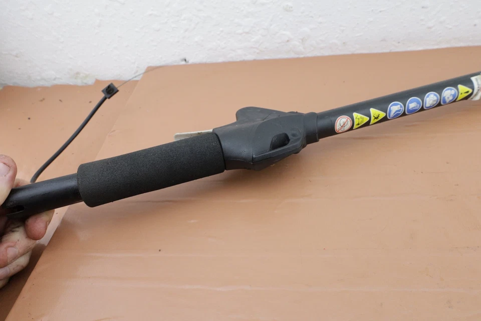 Homelite UT33650A String Trimmer OEM Driveshaft / Trigger Handle - Image 4 of 4