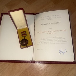 VVO Vaterländischer Verdienst Orden Bronze DDR mit Etui Und Urkunde 1974