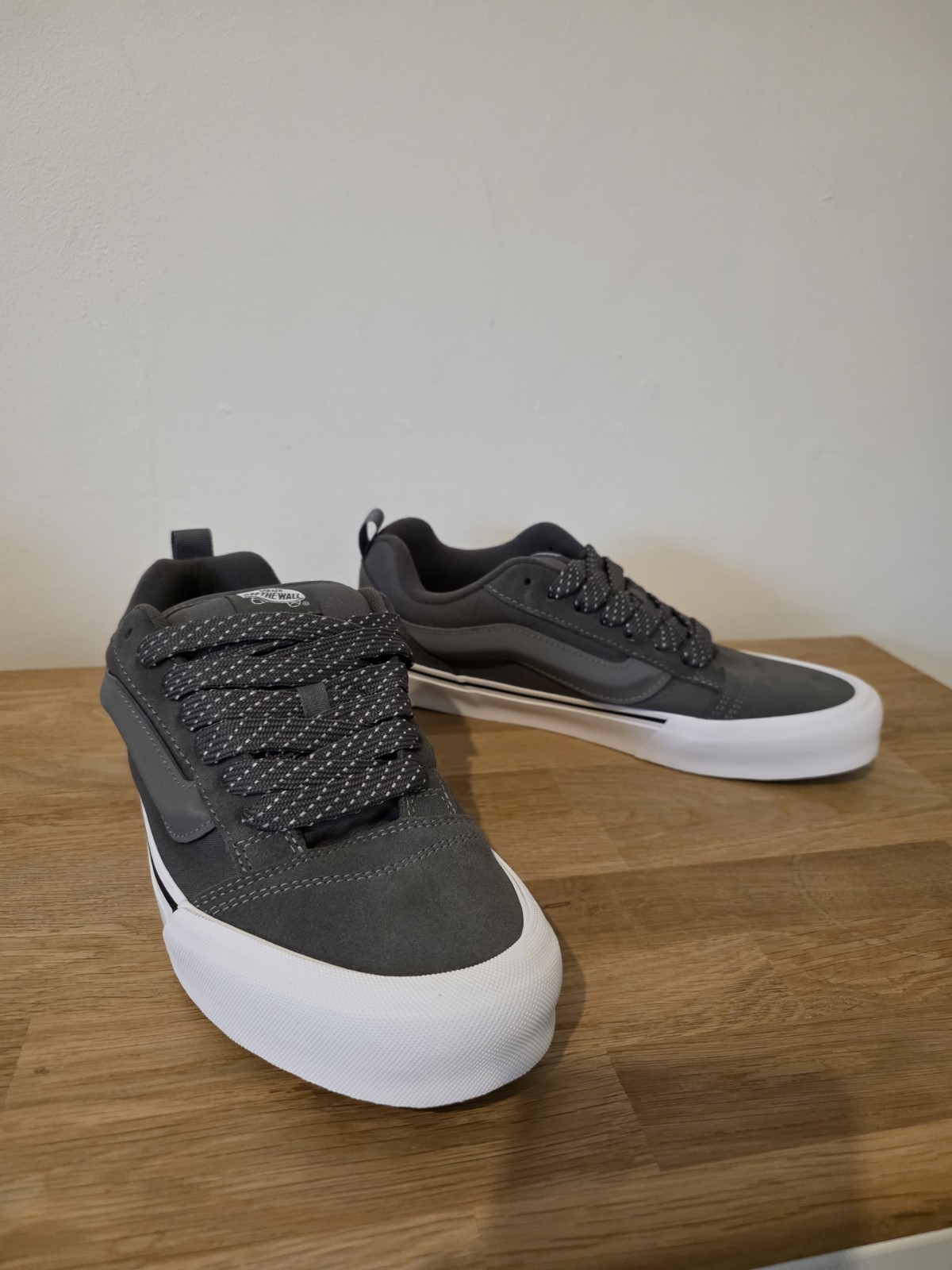 Vans Mens Knu Skool Trainers | Size 9 | New With Box | Dark Grey | RRP £85 image 2