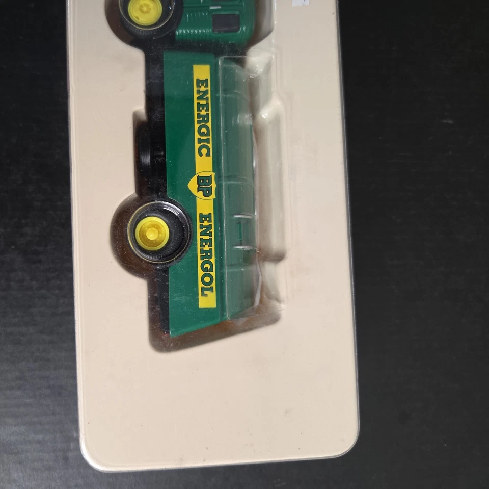 Corgi Heritage Collection 72913 Simca Avec Citerne Carrossee BP Energol 1:50 - Image 4 of 4