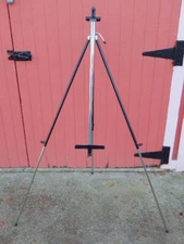 Easel, Telescoping & Articulating, Table top & adjustable height standing, Black