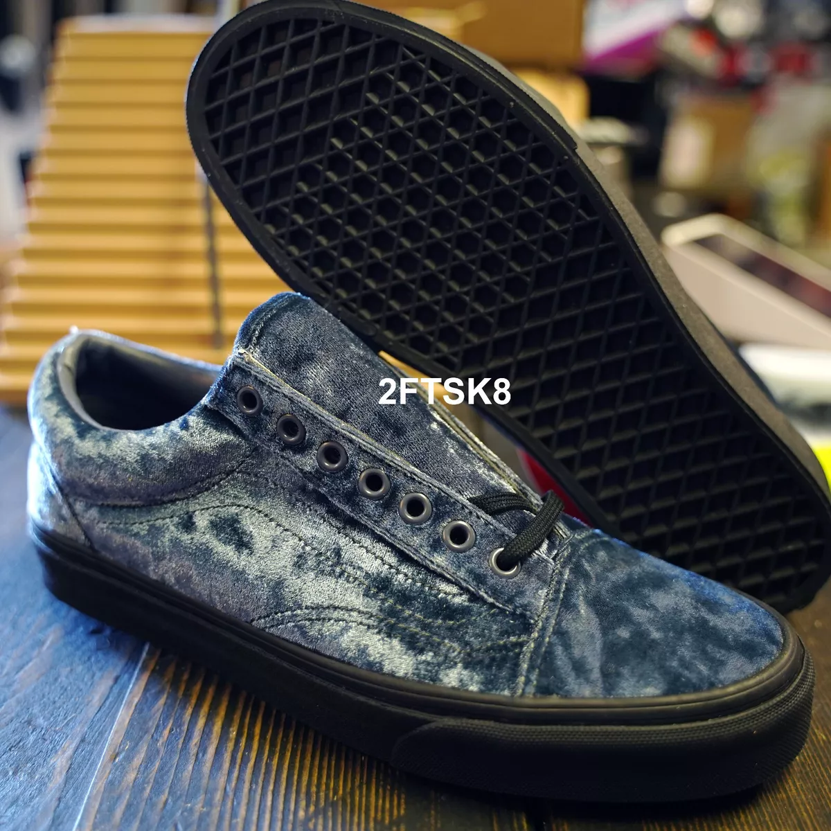 Old skool hot sale black velvet vans