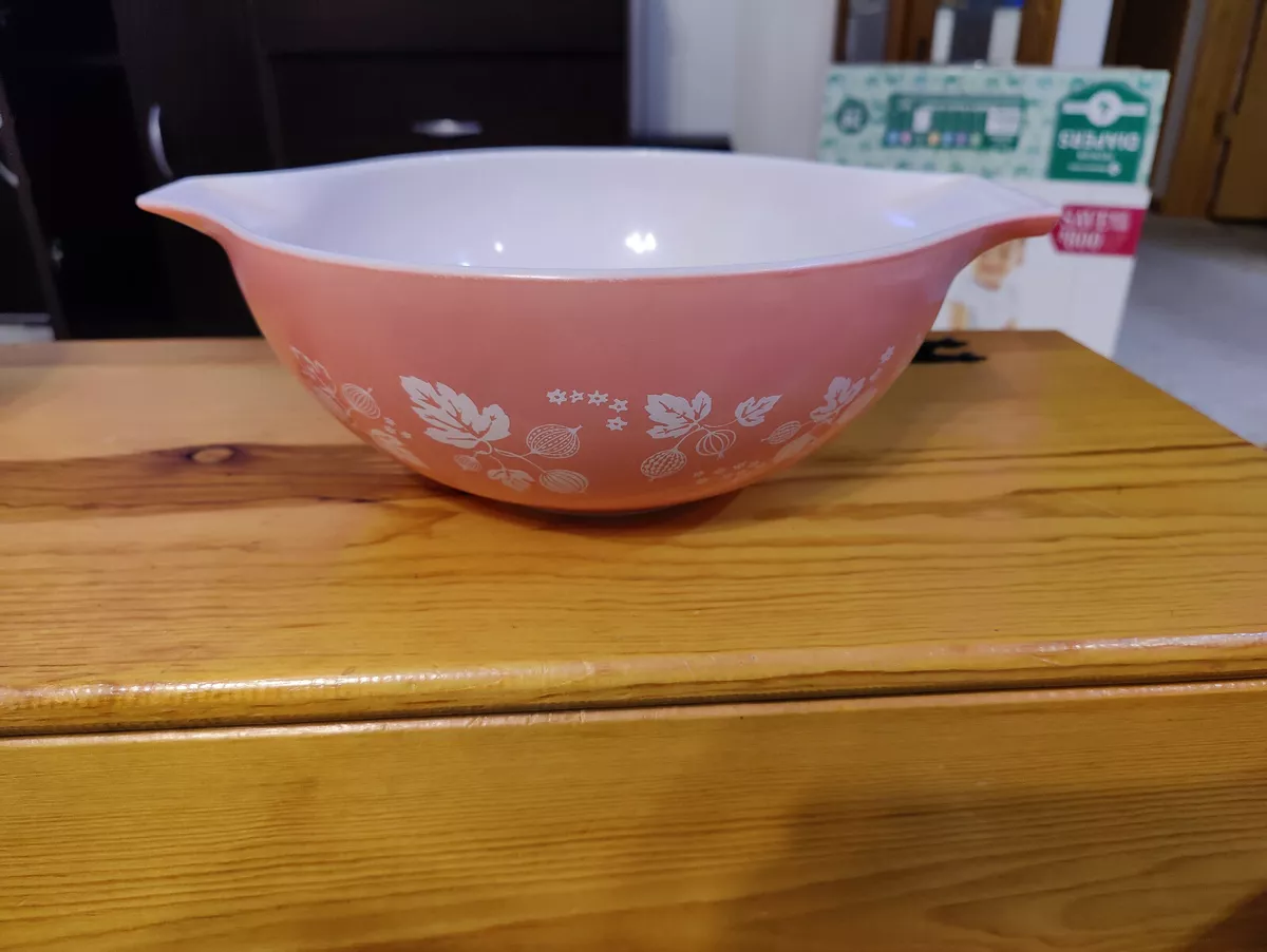 VINTAGE PYREX GLASS 4QT PINK MIXING BOWL GOOSEBERRY DESIGN MIXING BOWL #444