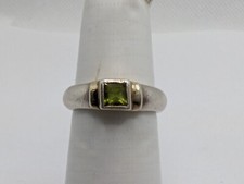 Sterling Silver 925 Peridot Ring Size 4.75