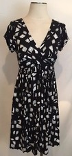 Kenneth Cole NY S Black & White V-Neck Jersey Dress W Cap Sleeve
