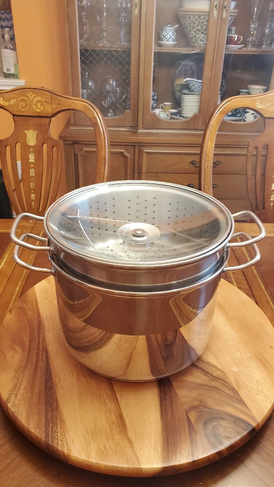 Williams-Sonoma 8 Qt. Stockpot, Strainer,Glass Lid. Stainless,