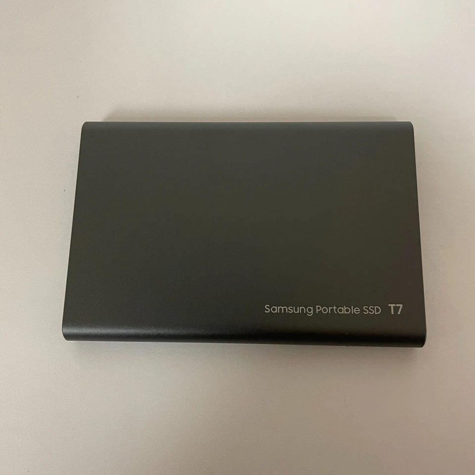 SAMSUNG T7 Portable SSD 4TB Storage External Solid State Drive USB 3.2 Gen 2 - Image 2 of 4