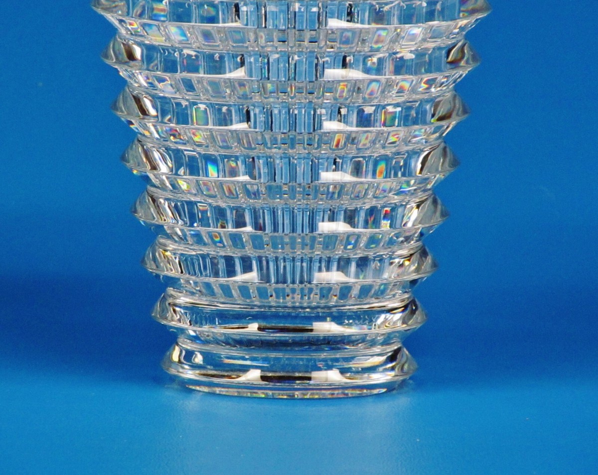 Baccarat vase crystal oval Eye with gift box. Size: Height 6