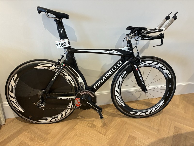 Pinarello Montello TT Bike Carbon Campagnolo Record Zipp Wheels Frame Size 53