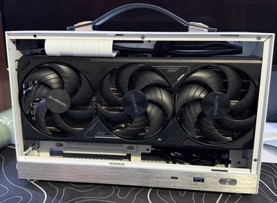 Mini ITX Ryzen 7 9800X3D, 32GB RAM, 2TB+1TB NVME, RTX 5080, 1000W PSU Gaming PC
