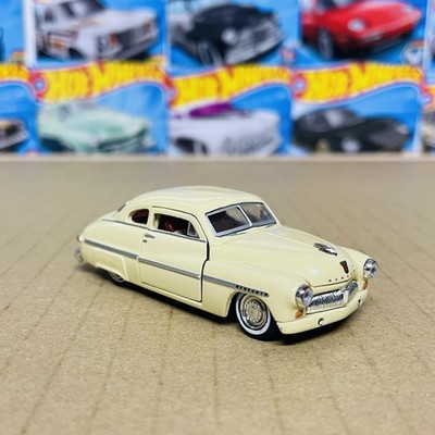 Castline 1949 Mercury Cream 1:64 Loose