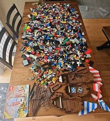 LEGO Pirates: Black Seas Barracuda (6285) & Pirates 6274 Caribbean Clipper Read