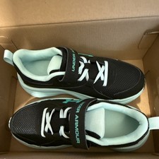Under Armour UA Surge 4 AC Unisex Kids Black Hook Loop Sneakers 1Y