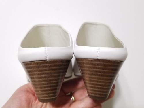 Mules Vince Vigo in pelle bianco ottico nuovi con scatola misura 6,5, 8,5, 9, 9,5 $325 - Foto 19 di 24