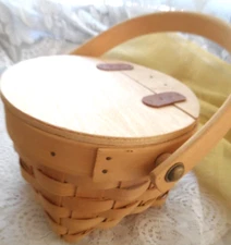 Ready to Paint - Small Wood  Picnic Basket