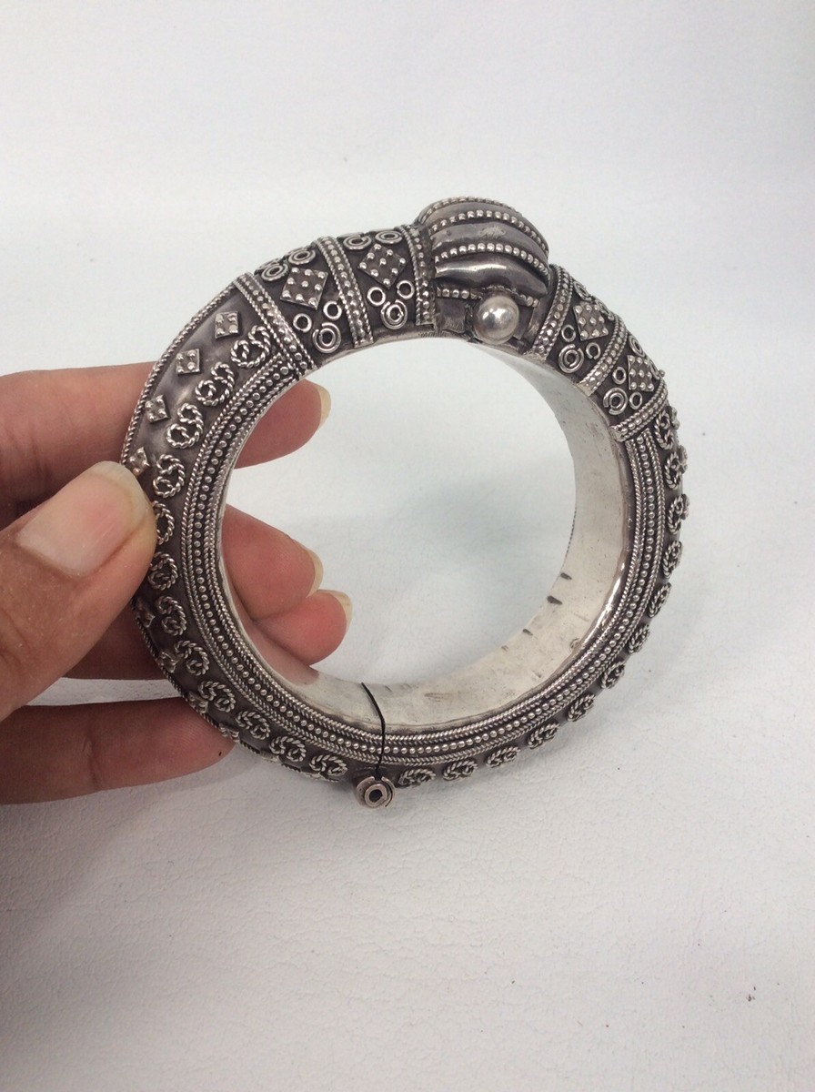 Stunning Vtg India Ethnic Tribal Silver Ornate bangle bracelet