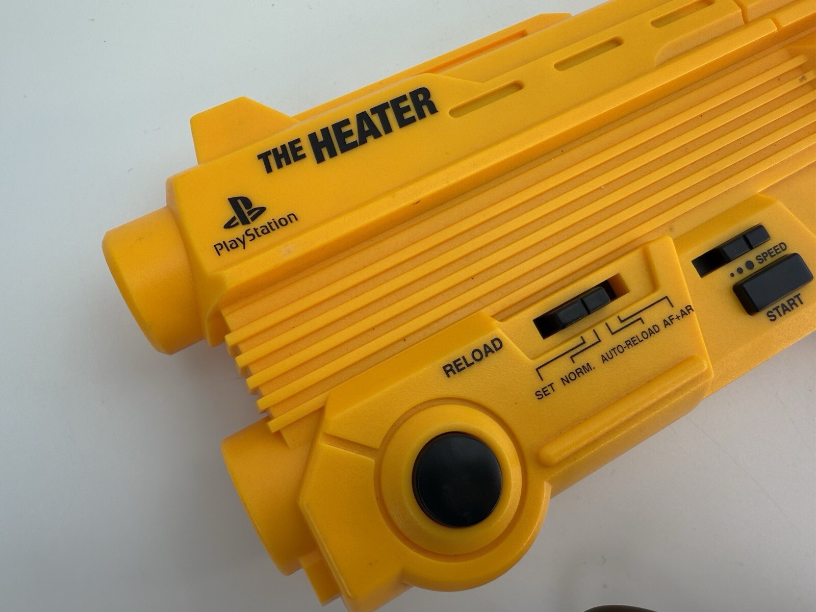 Nuby Pro Line The Heater Light Gun Sony Playstation 1 ps1 Tested Working Yellow