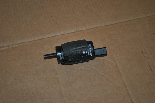 BMW E36 Z3 E46 E39 Waschwasserpumpe Wisch Pumpe Scheibenreinigungsanlage 8362154