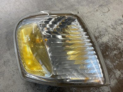 FRONT RH TURN SIGNAL LIGHT LAMP FORD EXPLORER SPORT TRAC Right 01 02 03 04 05