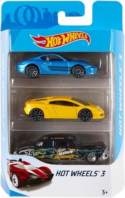 Hot Wheels 3 Car Pack, Multipack of 3 Hot Wheels Vehicles, Instant Starter Se...