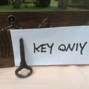 Antique ORIGINAL Flat  KEY For Singer Treadle Sewing Machine Drawers Authentic !