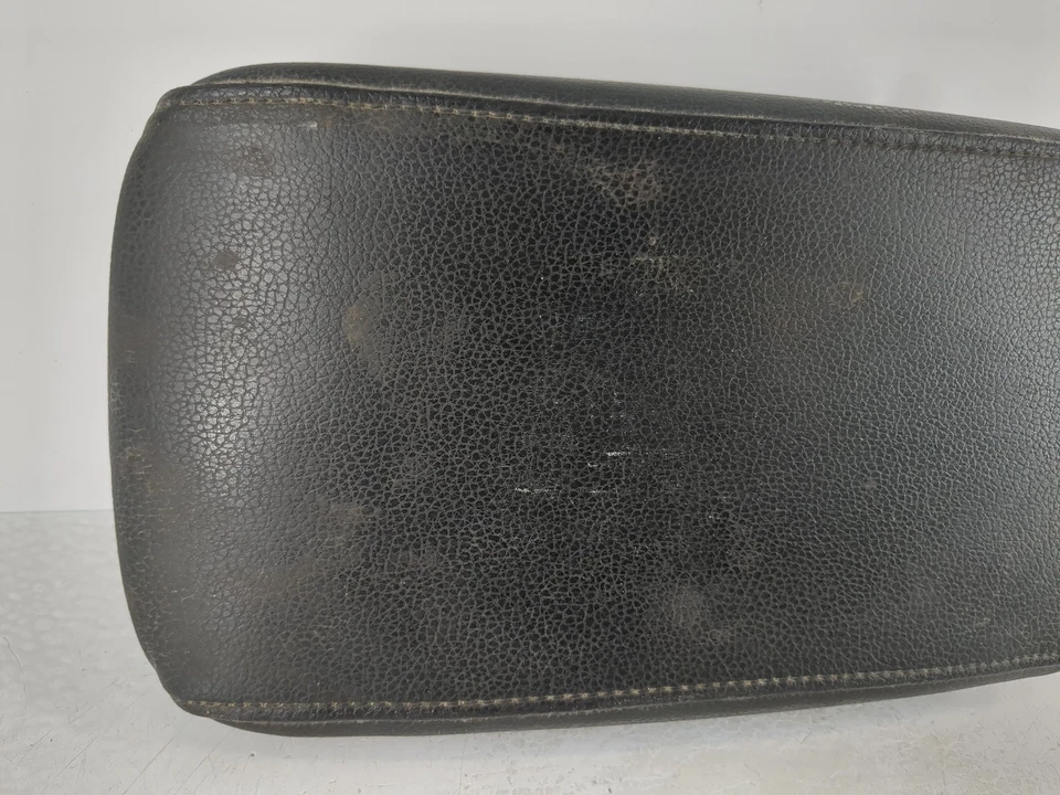 Volkswagen Jetta 2012-2017 consola central reposabrazos cubierta tapa negra YVVBR Foto 2 de 4