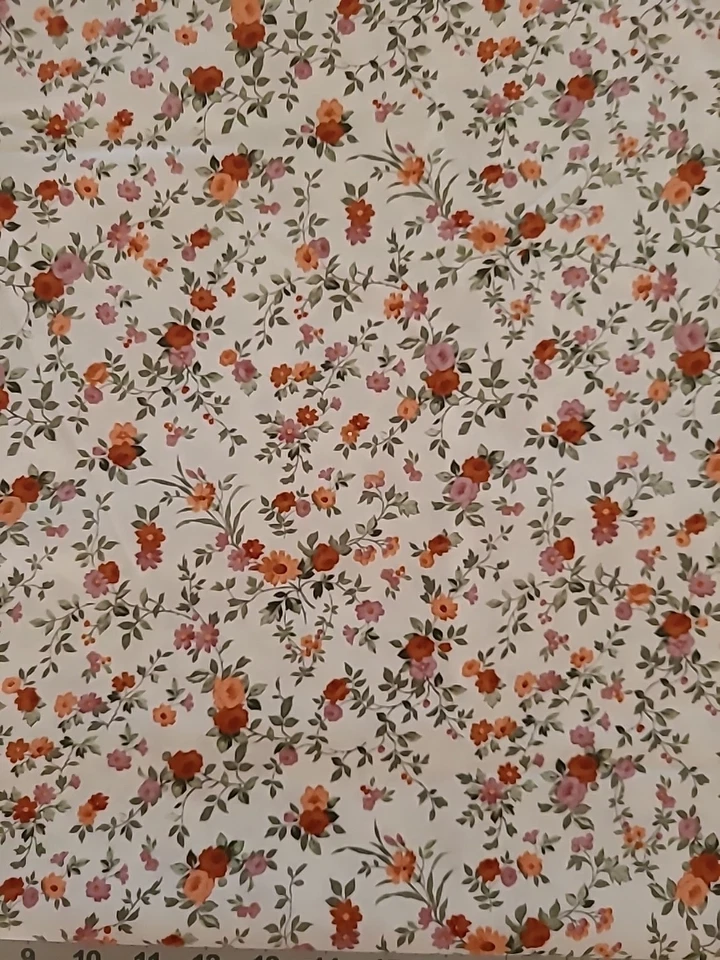 Bonita tela de algodón floral otoño Brother Sister Design Studio 2 yardas Foto 3 de 4