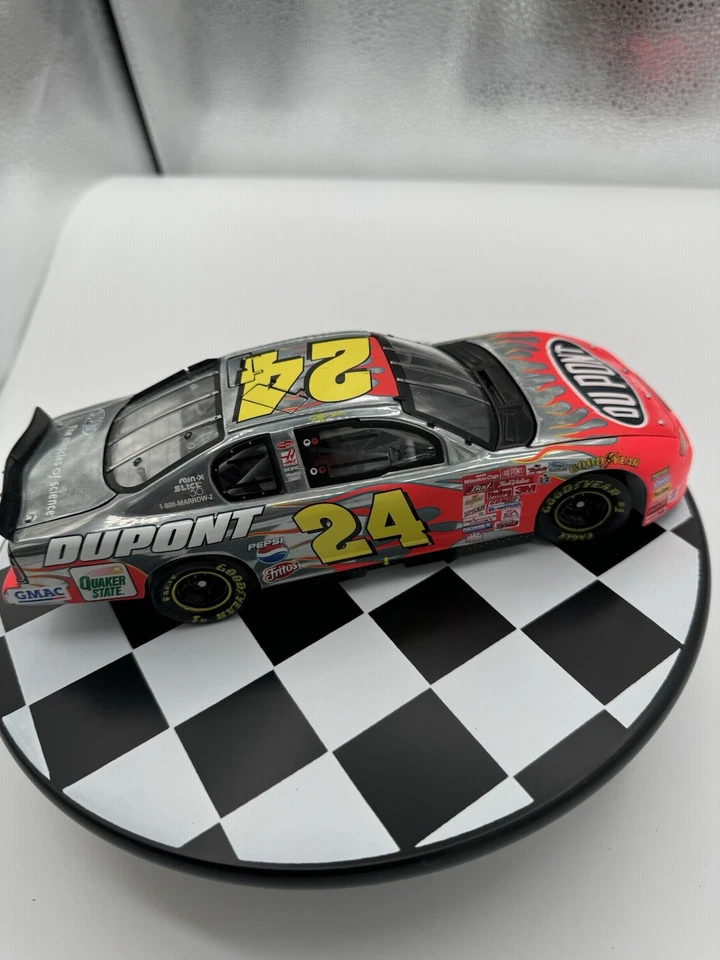 Acción Jeff Gordon #24 Elite Metal Series 2001 Dupont Monte Carlo Nuevo en caja Foto 3 de 4
