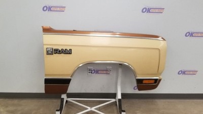 86 DODGE 100 PICKUP CUSTOM FENDER FRONT PASSENGER BROWN TRIM AND LAMP