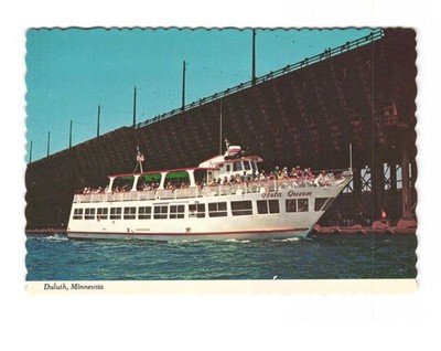 Excursion boat Vista Queen Duluth MN Vintage postcard Unposted