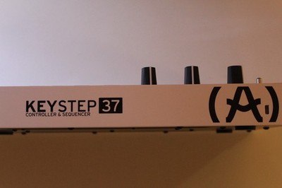Arturia KeyStep 37 White MIDI Keyboard Controller & Sequencer Mk1
