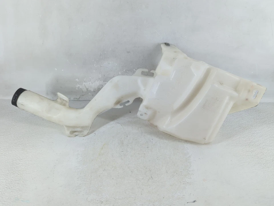 2010-2017 Chevrolet Equinox Windshield Washer Fluid Reservoir Bottle Oem VNSYQ - Image 4 of 4