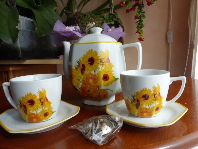 Service à thé porcelaine Les tournesols de Van Gogh haut de gamme Éditions Atlas