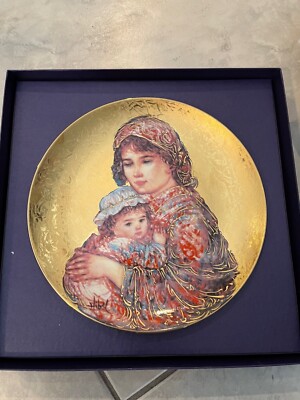Molly and Annie Royal Gold Edna Hibel Mother's Day Plate New OOP
