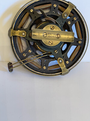 VINTAGE JAMES HEDDONS & SONS FISHING REEL (Winona) Dowagiac, Mich