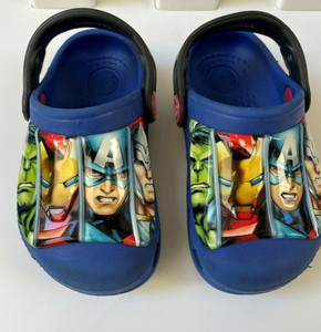 marvel crocs