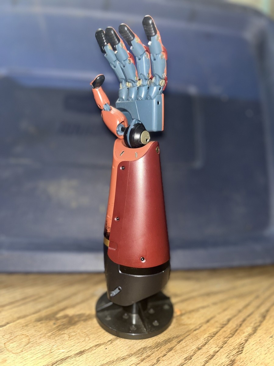 Metal Gear Solid V Venom Snake's Bionic Arm 1/2 Scale