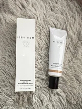 BOBBI BROWN Vitamin Enriched Skin Tint SPF 15 Pro-Vitamin D - GOLDEN 2 - 1.7 OZ