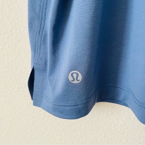 Lululemon SIZE 6 Ultralight waist length tank top in Oasis Blue - Picture 4 of 5