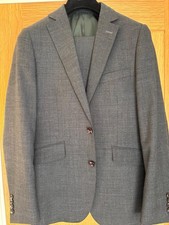 Moncrief Grey 100% Italian Wool Suit - Size 40R, Excellent Condition