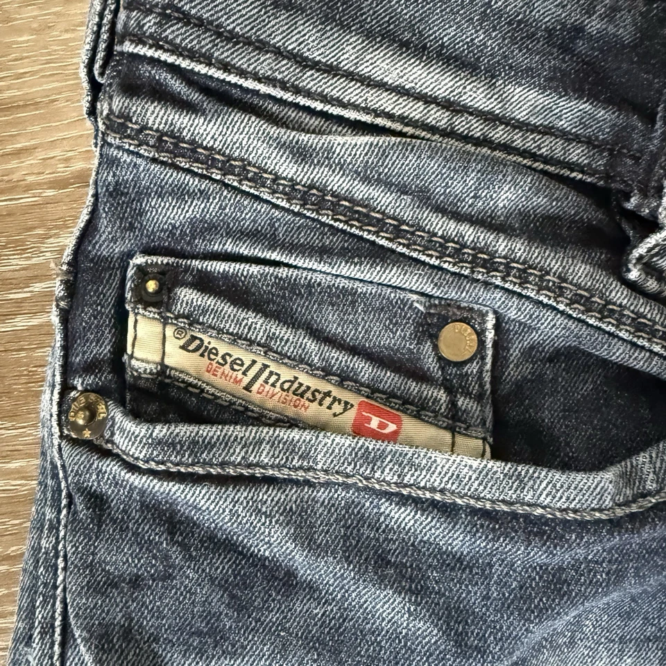 Diesel Iakop Jeans Tapered Slim Stone Wash Size 32 x 28 - Image 4 of 4