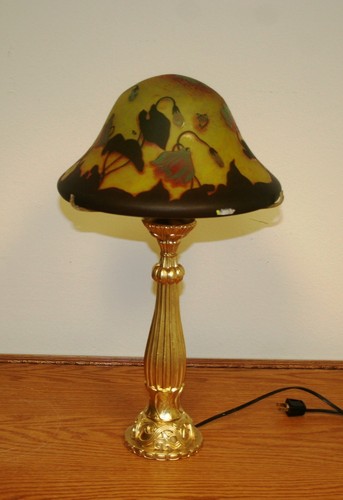 FRENCH REPRODUCTION CAMEO GLASS "DAUM NANCY" TABLE LAMP EUROPE POST 1940 - Picture 2 of 6