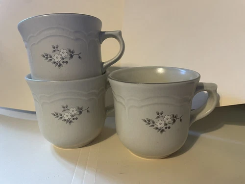 Vintage Pfaltzgraff Heirloom Coffee Cups Mugs - 3 Mugs