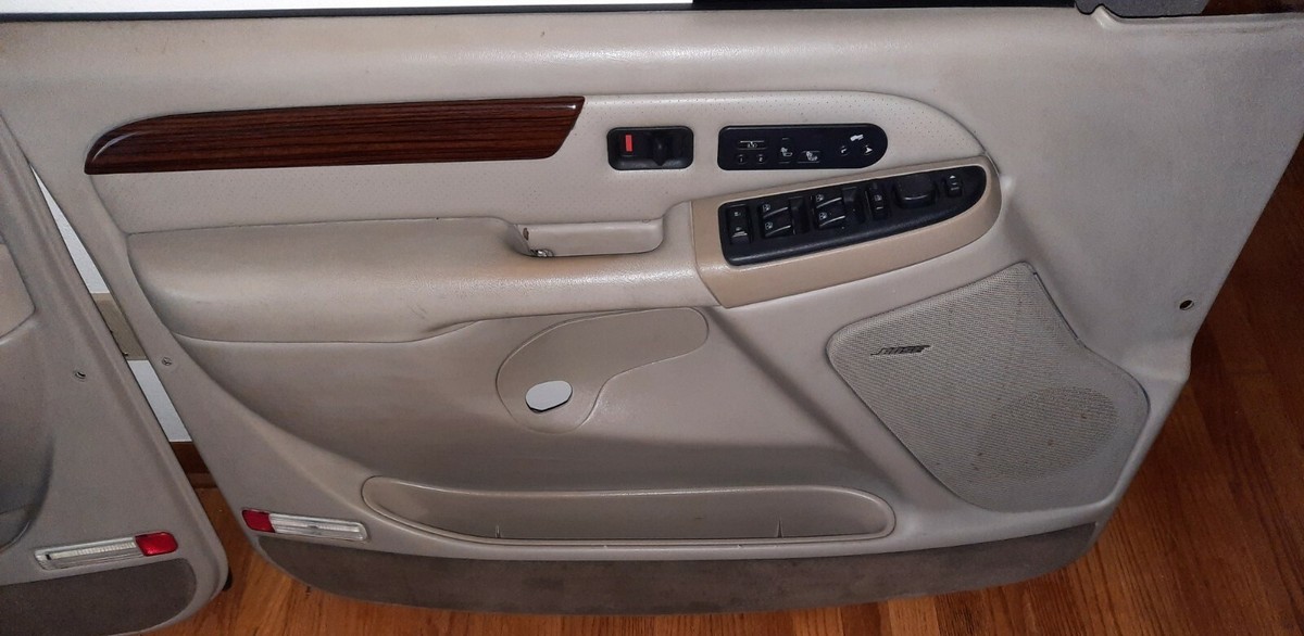 2003 04 05 2006 Cadillac Escalade door Panels pair L R trim i52
