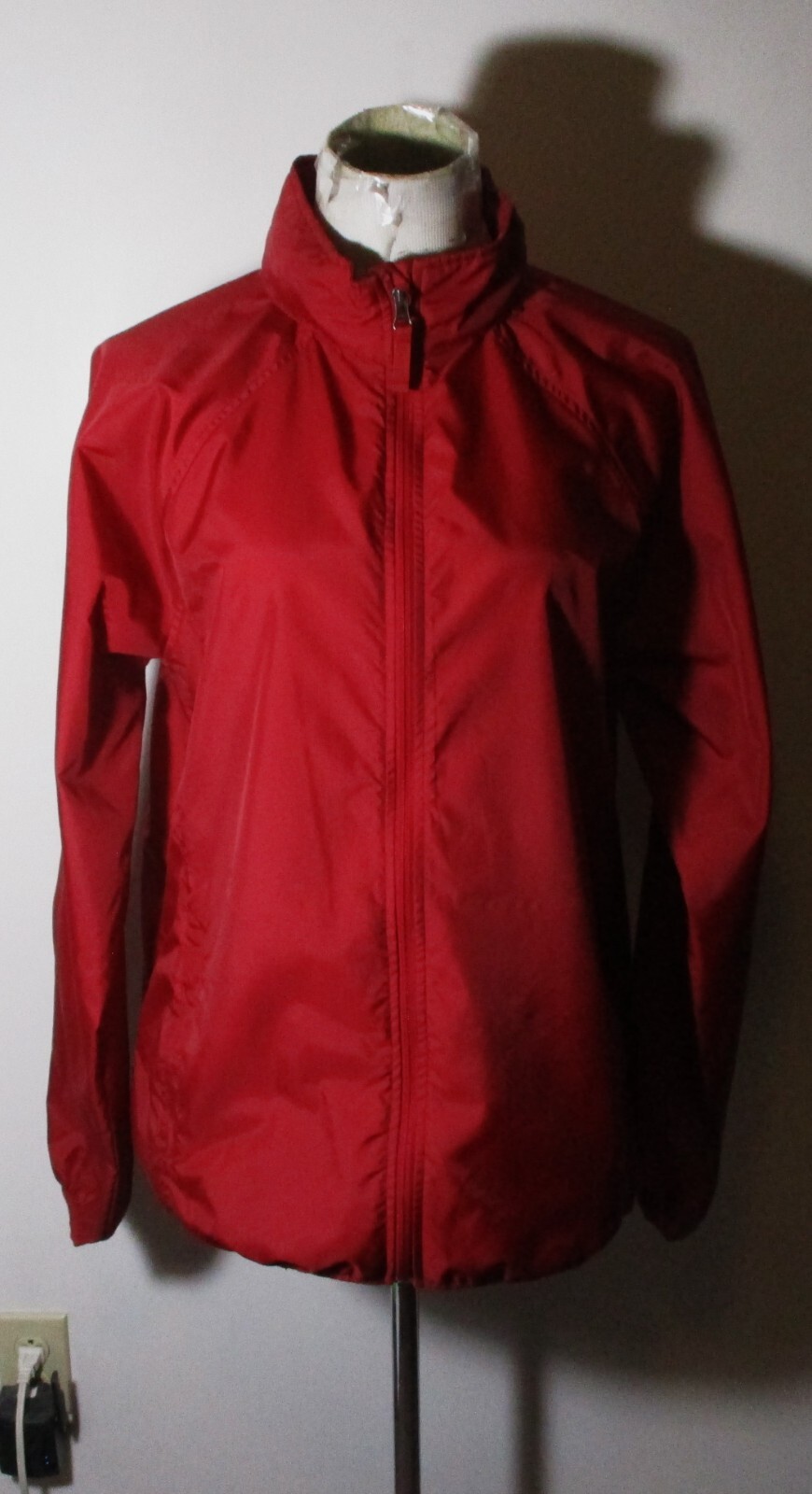 Women's L.L.Bean Burgundy Nylon Zip Hooded Windbreaker Jacket Size L New Without Tags