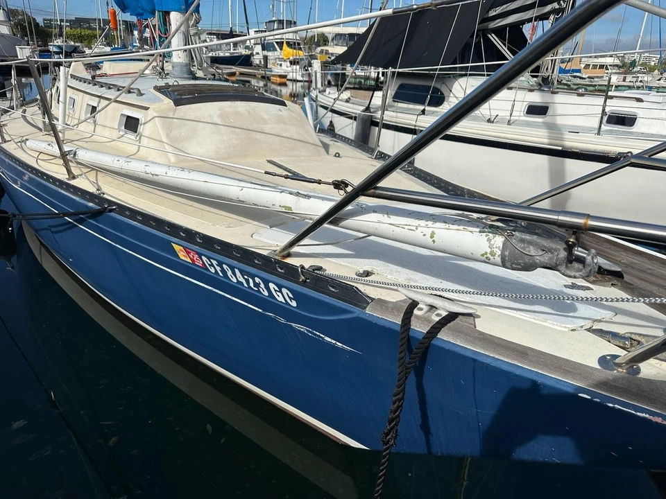 1977 Islander I-36 36' w/ Title & Registration - Image 2 of 4