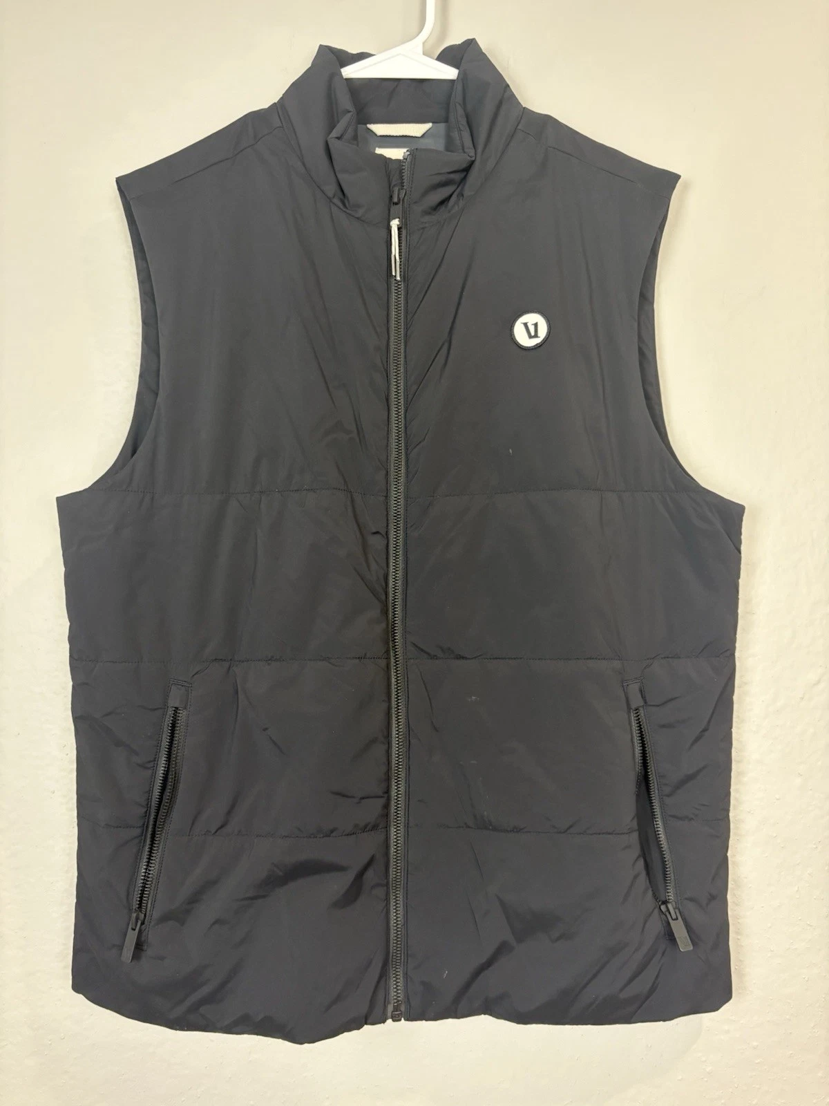 VUORI Echo Insulated Vest 2.0 Men's Size M Navy
Opens in a new window or tab