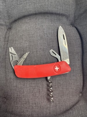 SWIZA D06 Schweizer Taschenmesser rot mit Lupe Swiss Made Multitool