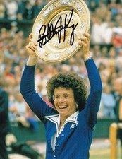 WIMBELDON TENNIS CHAMPION: Billie Jean King HAND Signed 10x8 Photo [19791]